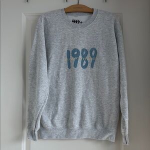Taylor Swift Light Gray 1989 Crewneck Sweatshirt